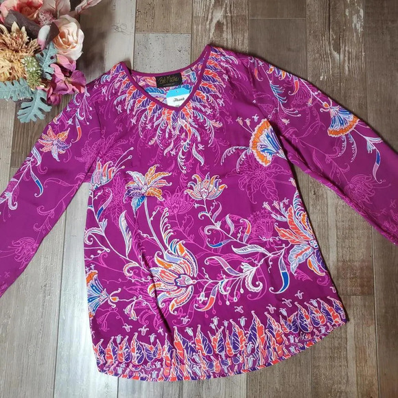Bob Mackie Women's Raspberry V-Neck Floral Printed Woven Blouse Size XXS NWOT - Picture 13 of 16